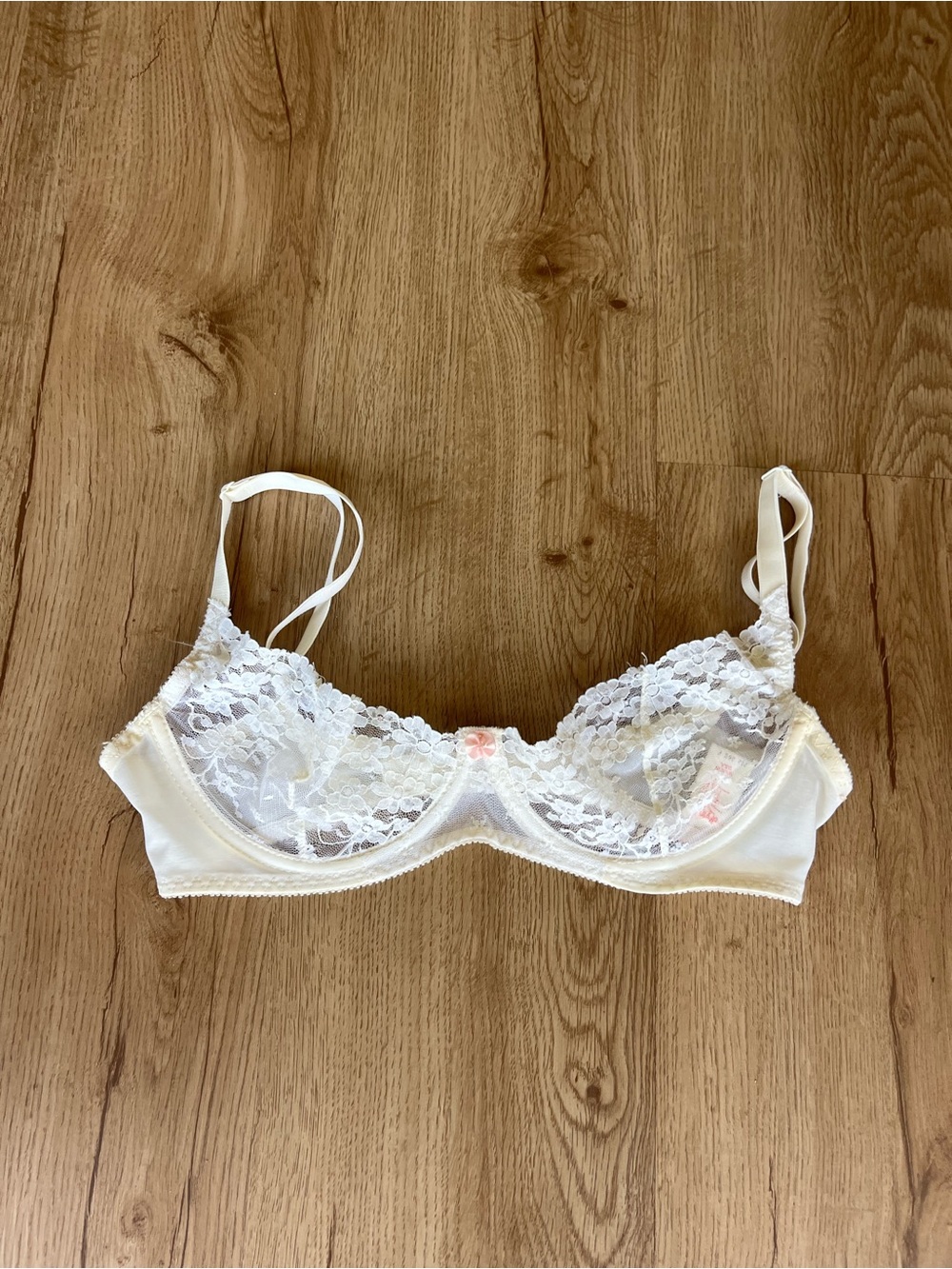 Authentic Jezebel by Renée of Hollywood sheer lace underwire bra, 36B